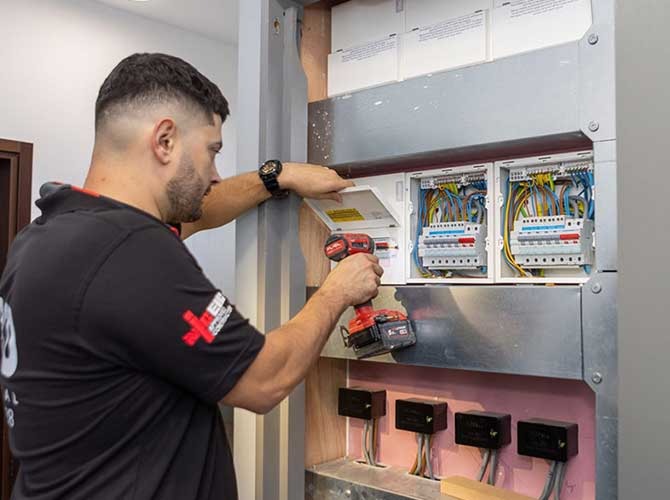 FUSE BOX INSTALLATION IN NORTH LONDON